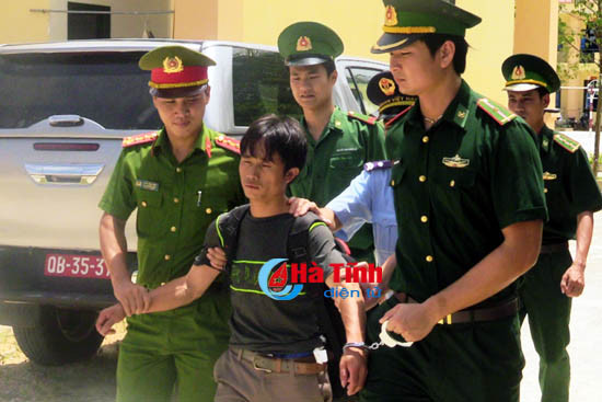 chan buon lau gian lan thuong mai ngay cua khau