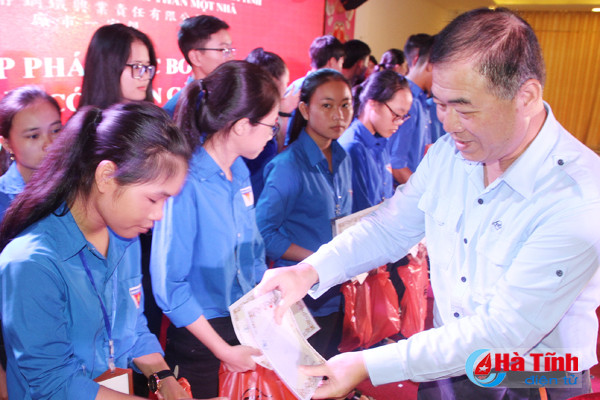 formosa trao 410 suat hoc bong cho hoc sinh ngheo vuot kho