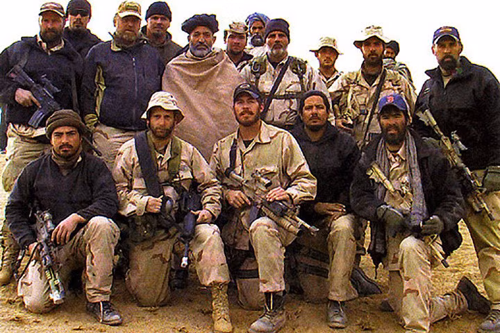 can canh cac sat thu biet kich mu noi xanh cua luc quan my