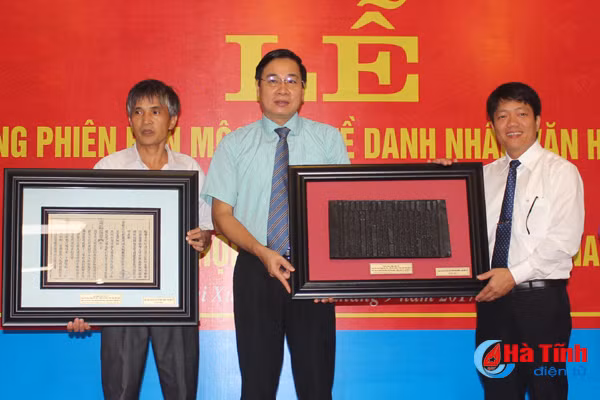 ha tinh tiep nhan phien ban moc ban ve dai thi hao nguyen du