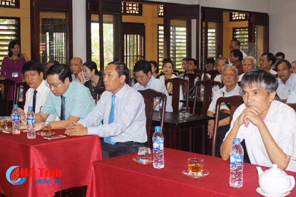 ha tinh tiep nhan phien ban moc ban ve dai thi hao nguyen du