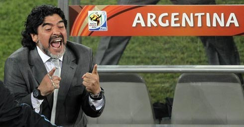 Maradona xem dẫn dắt tuyển Bồ Đào Nha là một thách thức đủ lớn cho chặng tiếp theo của sự nghiệp cầm quân, sau một năm rưỡi làm HLV trưởng tuyển Argentina. Ảnh: AFP.