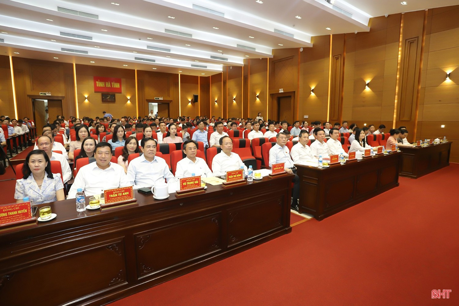 bqbht_br_dai-bieu-tham-du-hoi-nghi-tiep-xuc-cu-tri-chuyen-de-sap-xep-don-vi-hanh-chinh-va-van-hanh-chinh-quyen-dia-phuong-2-cap-sau-ky-hop-thu-9-quoc-hoi-khoa-xv.jpg