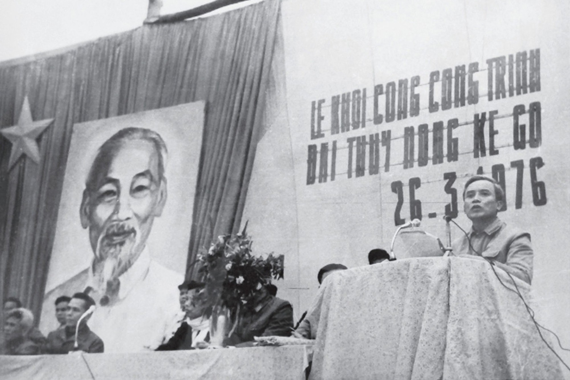 mit-tinh-khoi-cong-xay-dung-ho-ke-go-26-3-1976-anh-tu-lieu-2240.jpg