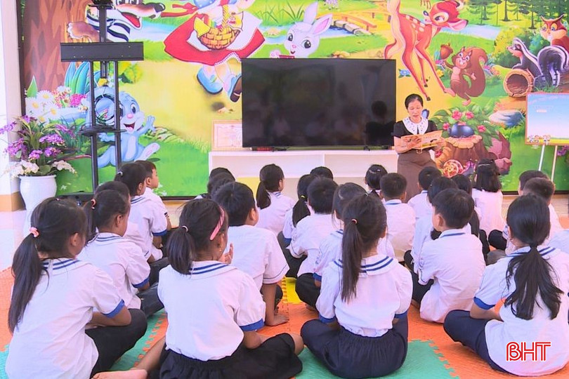 Một tiết đọc sách tại thư viện trường Tiểu học Thạch Ngọc thu hút sự hào hứng của các em học sinh bqbht_br_5-5871.jpg