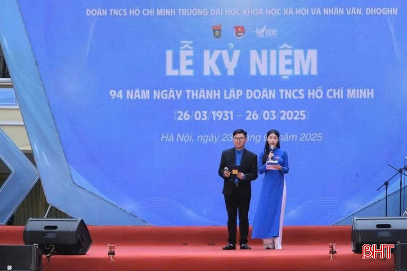 Nam Khánh thường xuyên tham gia vai trò dẫn chương trình của khoa, của trường. bqbht_br_khanh-ok.jpg
