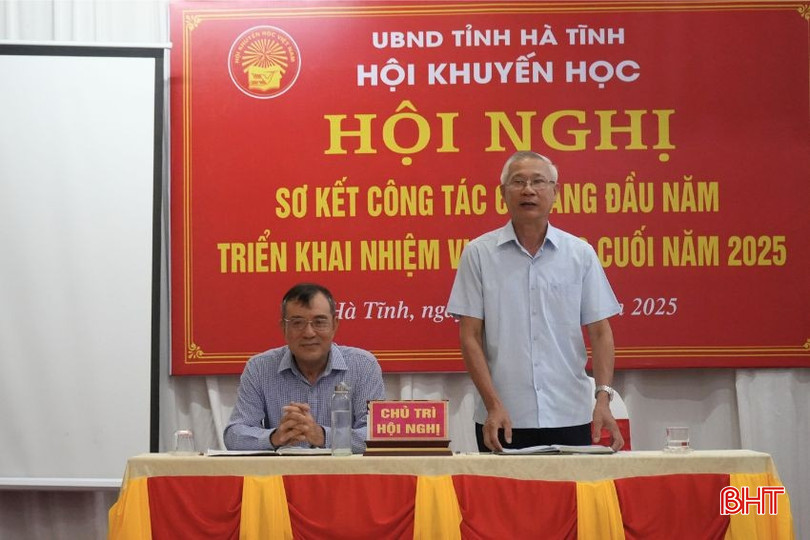 Lãnh đạo Hội Khuyến học Hà Tĩnh chủ trì hội nghị bqbht_br_4.jpg