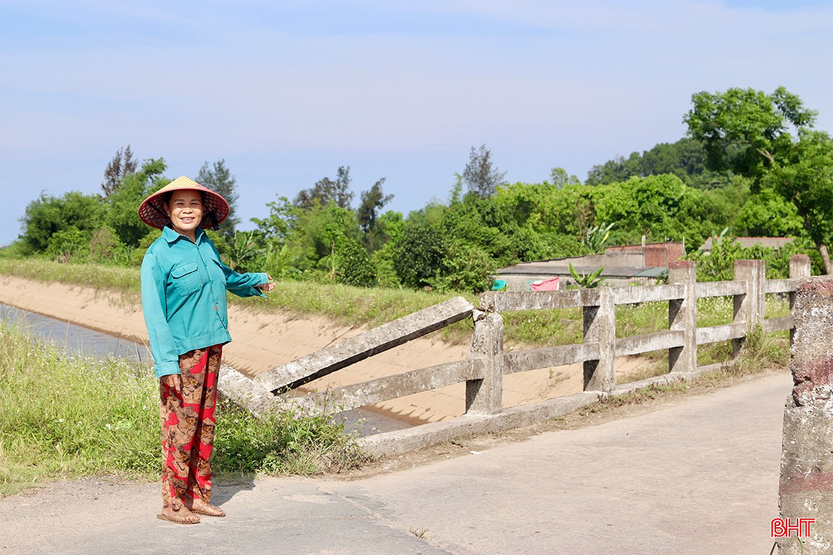 Người dân mong muốn các cấp sớm đầu tư xây mới cây cầu, nhằm đảm bảo an toàn và đáp ứng nhu cầu đi lại của bà con. bqbht_br_img-5728-copy.jpg