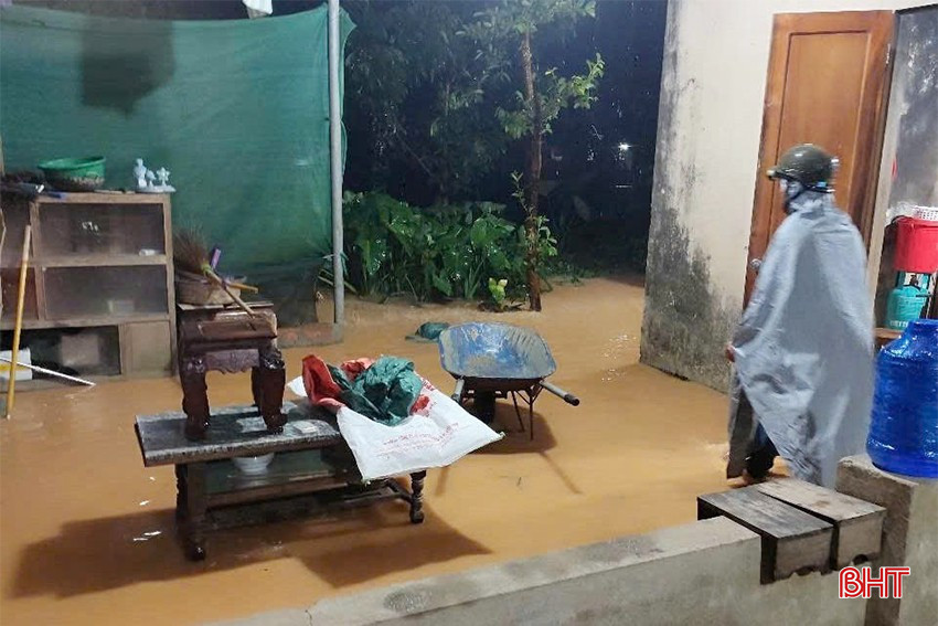 Die Menschen in der Gemeinde Ha Linh (Huong Khe) machen sich Sorgen, wie sie ihr Eigentum und ihre Besitztümer nachts sicher unterbringen können. bqbht_br_bb873f3e39c58c9bd5d4-copy.jpg