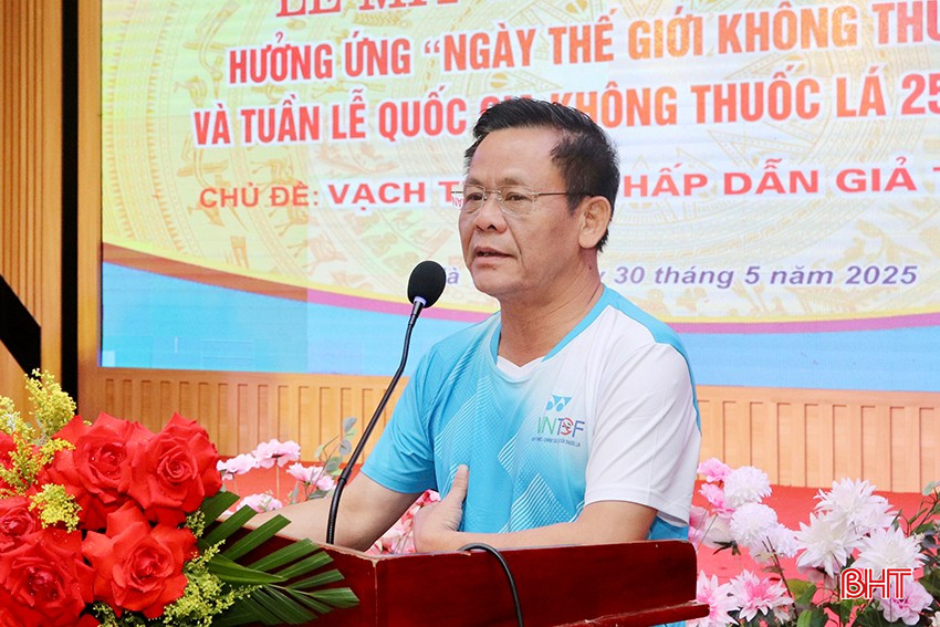 Phó Giám đốc Sở Y tế Đường Công Lự phát biểu khai mạc lễ mít tinh. bqbht_br_img-9976-copy.jpg