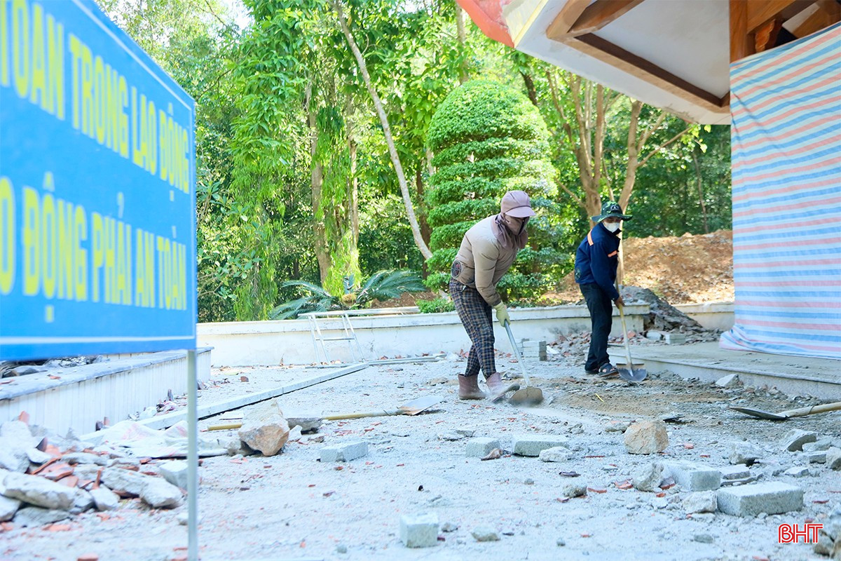 Um den Projektfortschritt sicherzustellen und auch das günstige Wetter für die Arbeit zu nutzen, begannen die Arbeitergruppen bereits um 6 Uhr morgens mit der Arbeit. bqbht_br_img-6056-2-copy.jpg