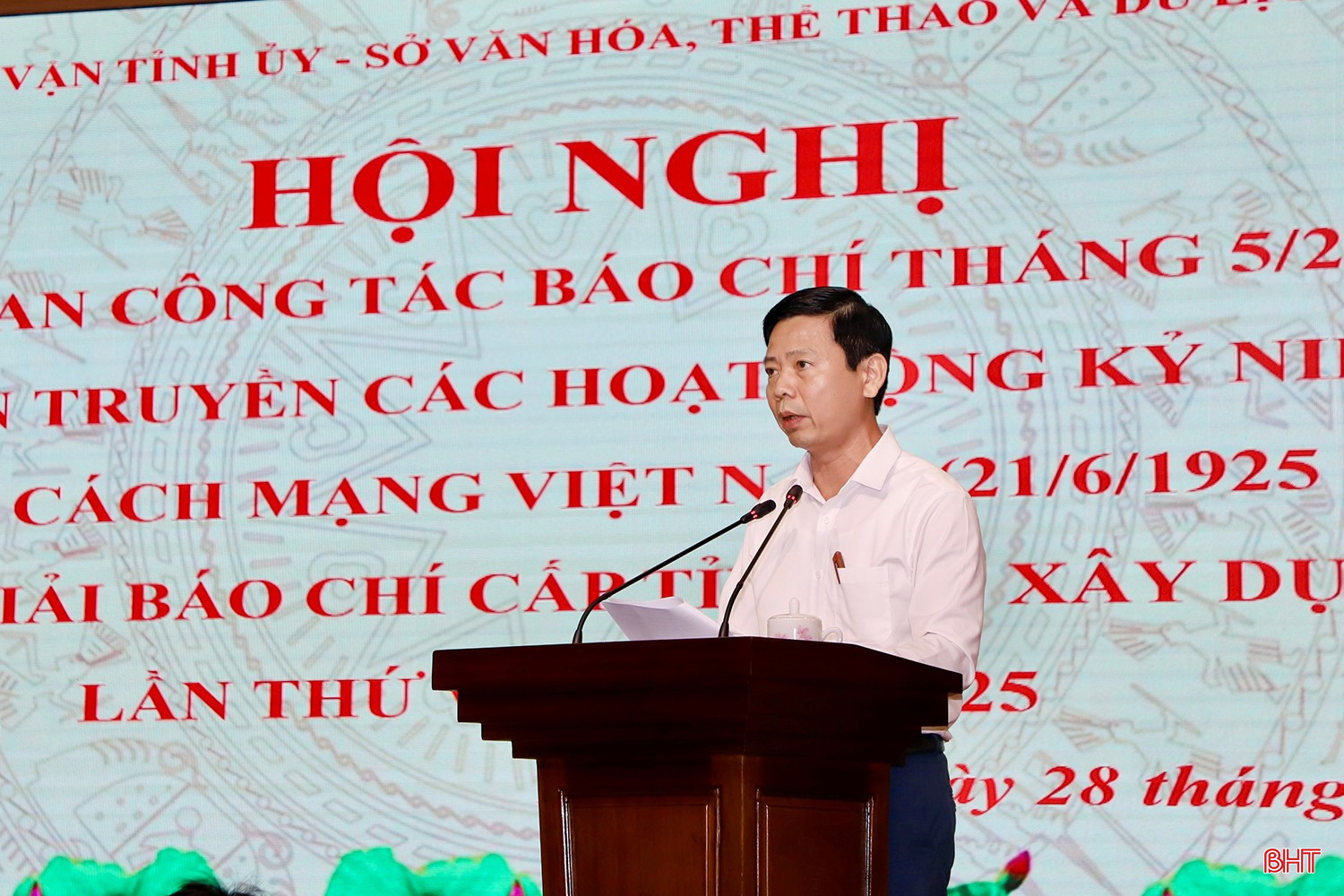 Phó Giám đốc Sở Văn hóa, Thể thao và Du lịch Nguyễn Công Thành báo cáo tóm tắt hoạt động báo chí tháng 5/2025; triển khai nhiệm vụ trong thời gian tới. bqbht_br_img-9630-copy.jpg