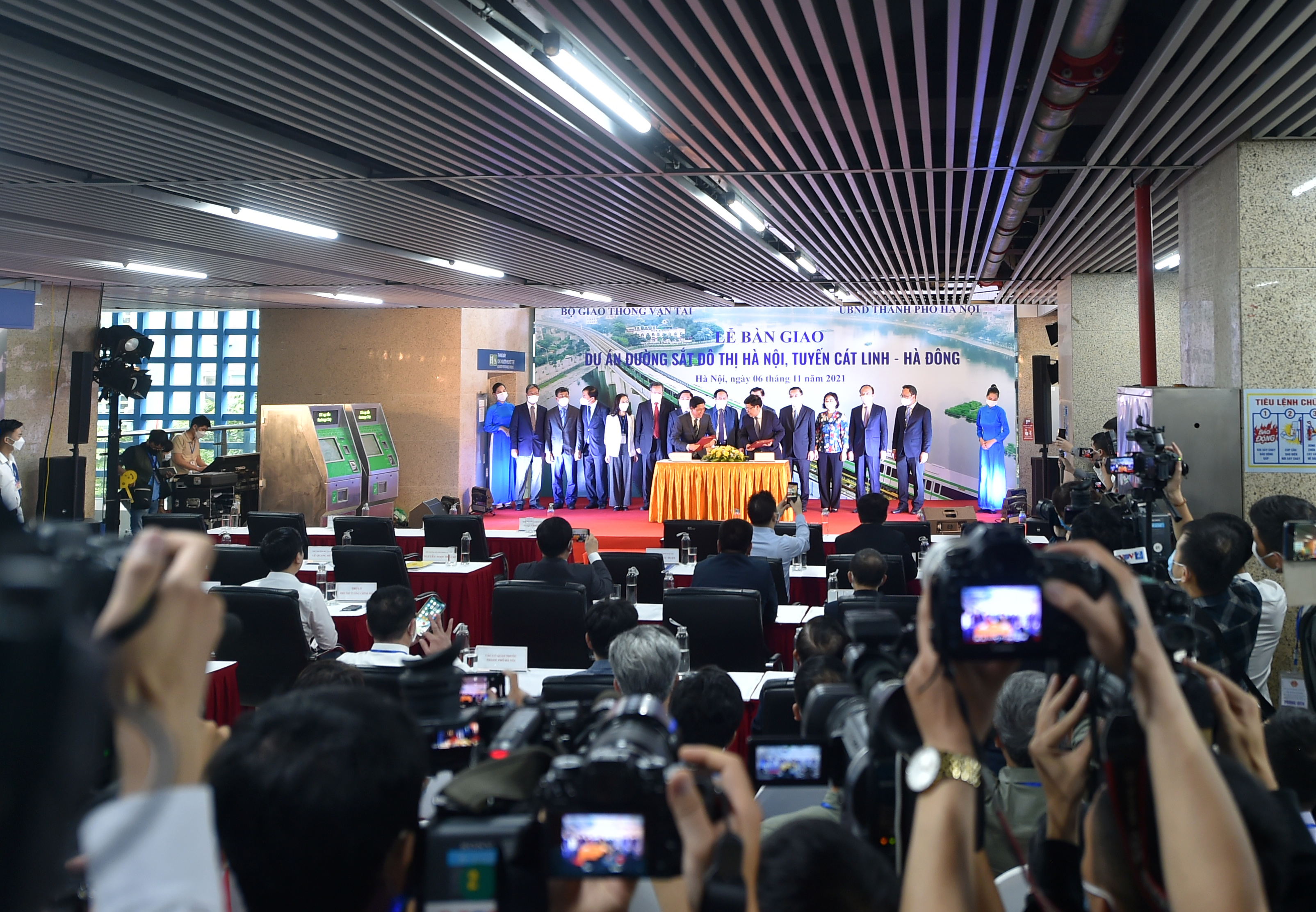 Chuyến tàu thương mại đầu tiên tuyến Cát Linh - Hà Đông