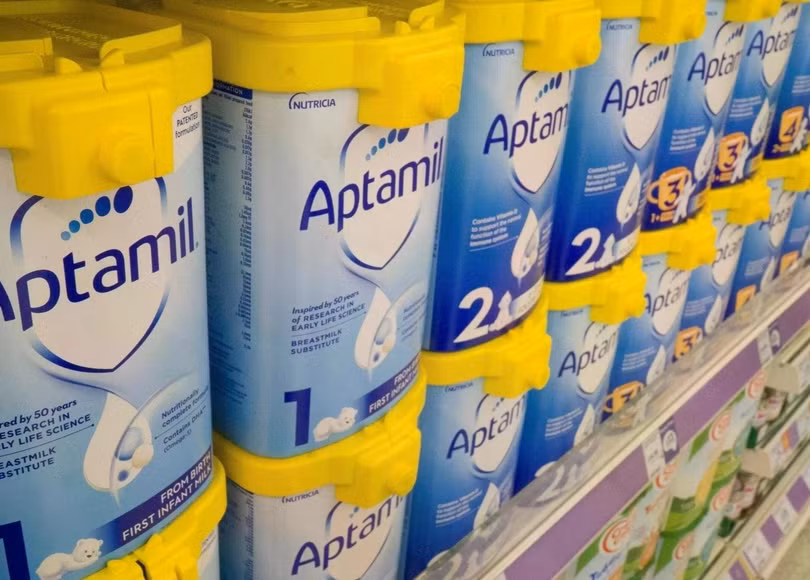 Nhiều quốc gia đã triển khai các đợt thu hồi một số lô sữa Aptamil. Ảnh: Alamy.