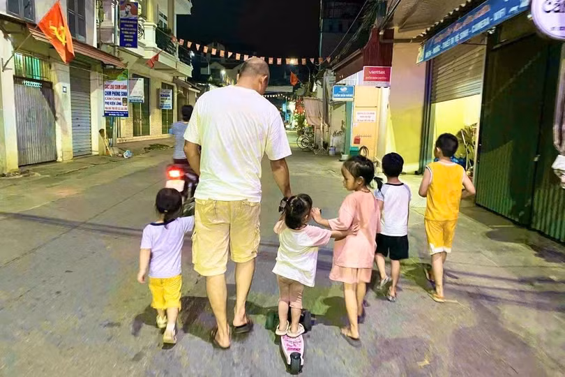 "Khối nghỉ hè" nhà chị Thảo khiến ông bà nhức đầu.