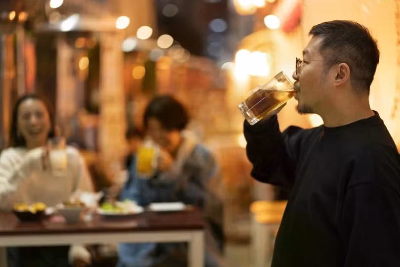 Rượu bia là thức uống có hại cho phổi.