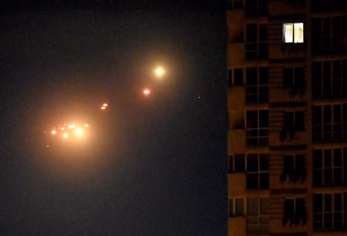 Đạn phòng không Ukraine khai hỏa nhằm vào UAV Nga trên bầu trời Kiev rạng sáng 24/5. Ảnh: Phòng không Ukraine