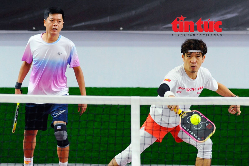 Theo các chuyên gia y tế, nếu tập luyện đúng cách, môn thể thao nào cũng mang đến nhiều lợi ích về sức khỏe cho người tham gia. Theo các chuyên gia y tế, nếu tập luyện đúng cách, môn thể thao nào cũng mang đến nhiều lợi ích về sức khỏe cho người tham gia.