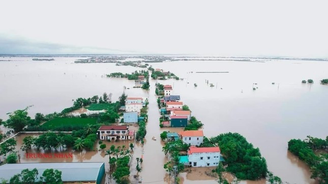 Ngập lụt tại huyện Lệ Thủy (tỉnh Quảng Bình) sau cơn bão số 6. Ảnh: Hoàng Nam