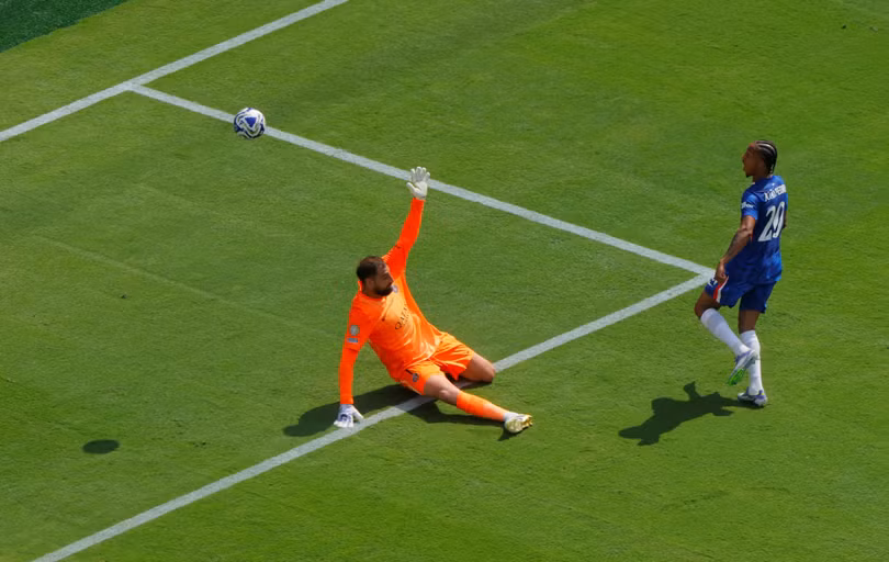 3 bàn thắng giúp Chelsea sớm định đoạt trận chung kết.