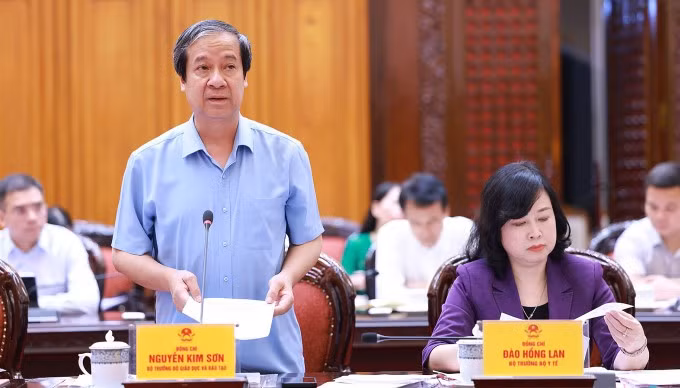 Bộ trưởng Giáo dục và Đào tạo Nguyễn Kim Sơn phát biểu chiều 17/5. Ảnh: Nhật Bắc