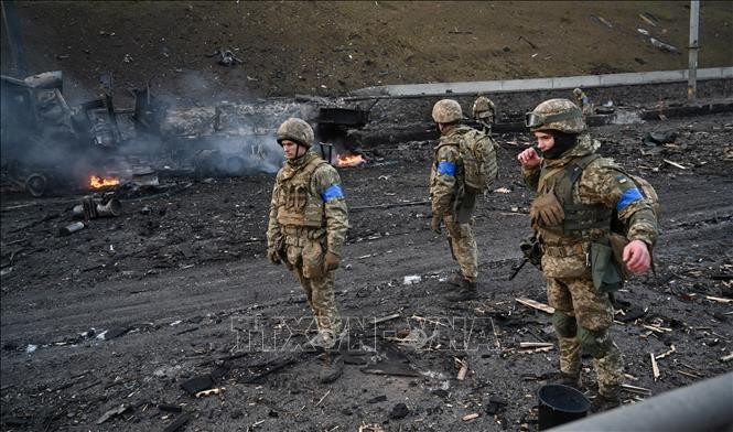 Binh sĩ Ukraine tại khu vực giao tranh với lực lượng Nga ở thủ đô Kiev, ngày 26/2/2022. Ảnh: AFP/TTXVN