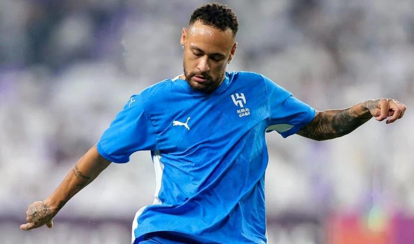 Neymar trở lại thi đấu sau chấn thương đầu gối. Neymar trở lại thi đấu sau chấn thương đầu gối.