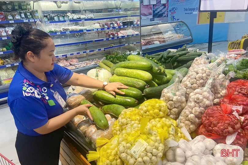 Coopmart Ha Tinh រៀបចំទំនិញយ៉ាងបរិបូរណ៍ ដើម្បីបម្រើសេចក្តីត្រូវការរបស់ប្រជាជន។ bqbht_br_538231042-122260423790033416-78329490226363642-n.jpg