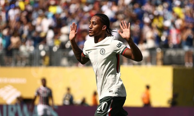Joao Pedro hai lần không mừng bàn thắng cho Chelsea vào lưới CLB cũ Fluminense. Ảnh: Reuters Joao Pedro hai lần không mừng bàn thắng cho Chelsea vào lưới CLB cũ Fluminense. Ảnh: Reuters
