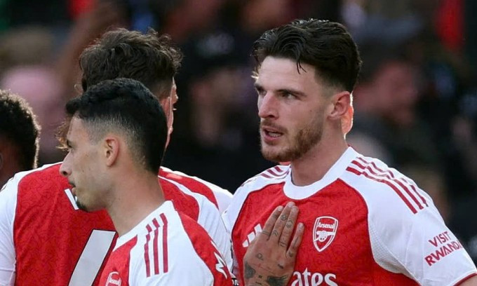 Declan Rice (phải) mừng bàn duy nhất trận đấu. Ảnh: Reuters Declan Rice (phải) mừng bàn duy nhất trận đấu. Ảnh: Reuters