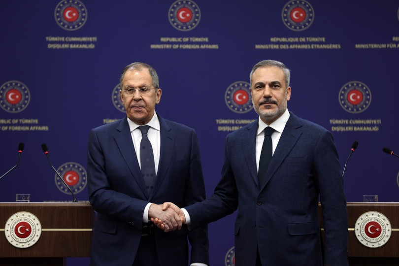 Ngoại trưởng Nga Sergei Lavrov (trái) và người đồng cấp Thổ Nhĩ Kỹ Hakan Fidan trong cuộc gặp tại Ankara, ngày 24/2/2025. Ảnh: THX/TTXVN Ngoại trưởng Nga Sergei Lavrov (trái) và người đồng cấp Thổ Nhĩ Kỹ Hakan Fidan trong cuộc gặp tại Ankara, ngày 24/2/2025. Ảnh: THX/TTXVN
