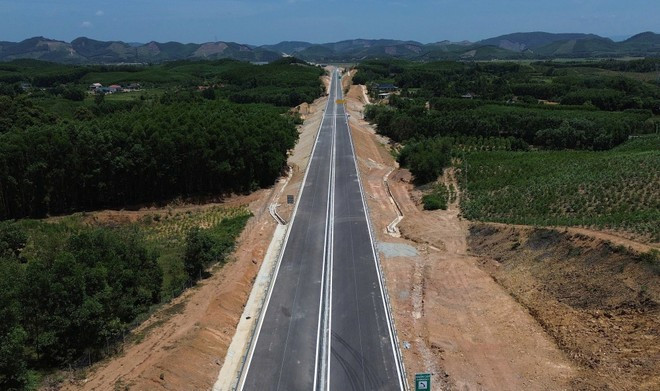 Các dự án thành phần cao tốc Bắc-Nam sẽ được thông xe vào dịp 19/8 tới. (Ảnh: Quốc Khánh/Vietnam+) Các dự án thành phần cao tốc Bắc-Nam sẽ được thông xe vào dịp 19/8 tới. (Ảnh: Quốc Khánh/Vietnam+)
