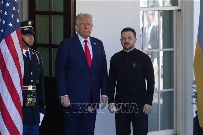 Tổng thống Mỹ Donald Trump trong cuộc gặp với Tổng thống Ukraine Volodymyr Zelensky tại Nhà Trắng ngày 28/2. Ảnh: THX/TTXVN