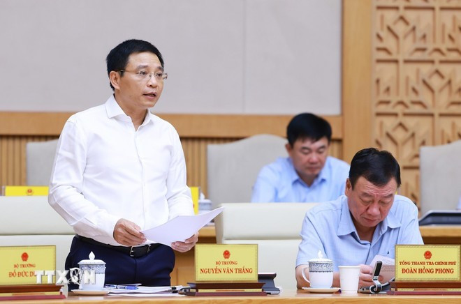 Bộ trưởng Bộ Tài chính Nguyễn Văn Thắng báo cáo tình hình kinh tế-xã hội tháng 4 và 4 tháng năm 2025. (Ảnh: Dương Giang/TTXVN) Bộ trưởng Bộ Tài chính Nguyễn Văn Thắng báo cáo tình hình kinh tế-xã hội tháng 4 và 4 tháng năm 2025. (Ảnh: Dương Giang/TTXVN)