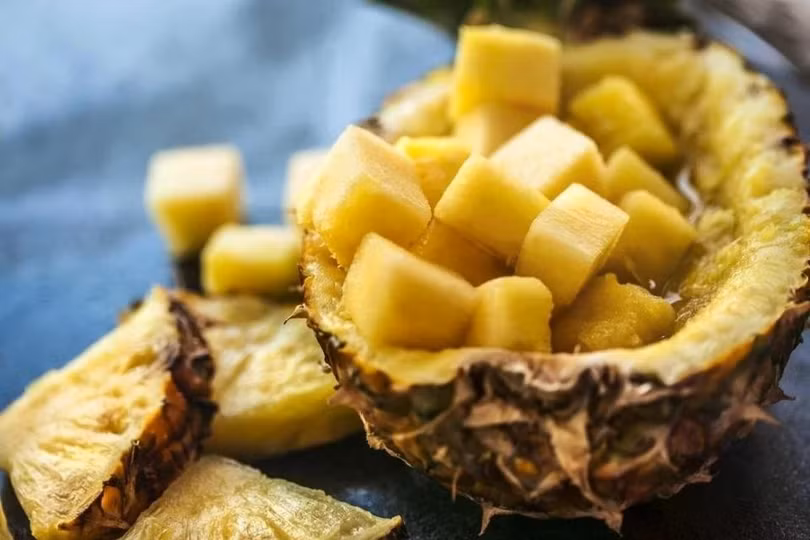 Dứa là loại trái cây nhiệt đới ngon ngọt, dễ ăn và có nhiều lợi ích cho sức khỏe. Ảnh: Tasting Table.