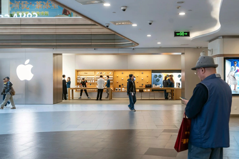 Một cửa hàng của Apple. Ảnh: Bloomberg.