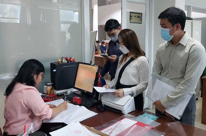 Công chức, viên chức nghỉ việc do tinh giản biên chế được hưởng chính sách thôi việc ngay hoặc thôi việc sau khi đi học nghề (hình minh họa) Công chức, viên chức nghỉ việc do tinh giản biên chế được hưởng chính sách thôi việc ngay hoặc thôi việc sau khi đi học nghề (hình minh họa)