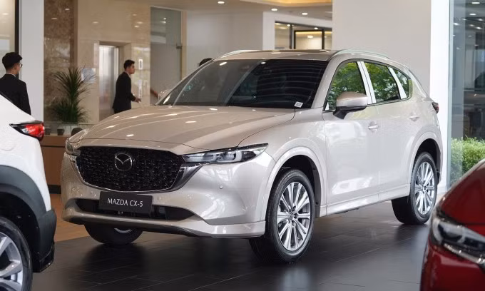 Một mẫu CX-5 VIN 2024 tại đại lý Mazda ở Bình Dương. Ảnh: Phạm Trung