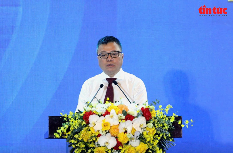 Chủ tịch Hội Nhà báo Việt Nam, Tổng biên tập báo Nhân dân Lê Quốc Minh, phát biểu. Chủ tịch Hội Nhà báo Việt Nam, Tổng biên tập báo Nhân dân Lê Quốc Minh, phát biểu.