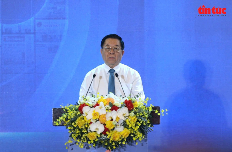 Ông Nguyễn Trọng Nghĩa, Ủy viên Bộ Chính trị, Bí thư Trung ương Đảng, Trưởng Ban Tuyên giáo và Dân vận Trung ương phát biểu chỉ đạo. Ông Nguyễn Trọng Nghĩa, Ủy viên Bộ Chính trị, Bí thư Trung ương Đảng, Trưởng Ban Tuyên giáo và Dân vận Trung ương phát biểu chỉ đạo.