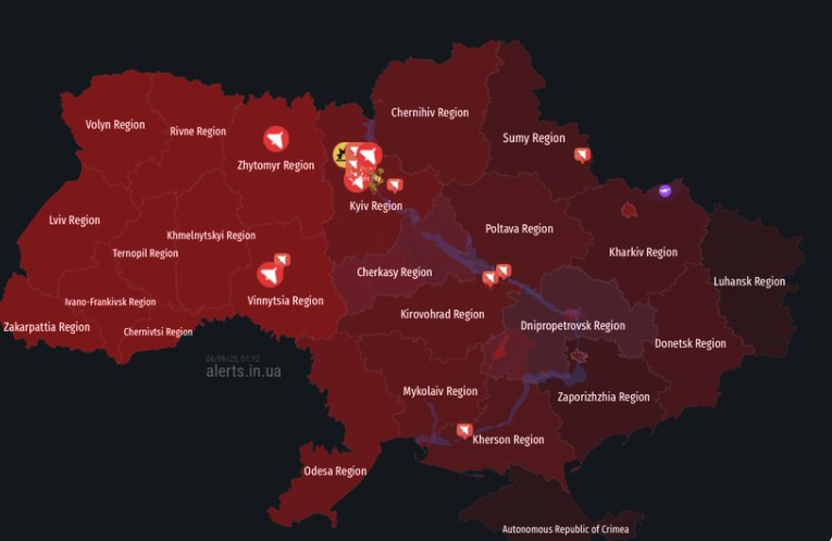 Bản đồ cảnh báo không kích ở Ukraine lúc 1 giờ 12 phút sáng 6/6. Ảnh: X Bản đồ cảnh báo không kích ở Ukraine lúc 1 giờ 12 phút sáng 6/6. Ảnh: X