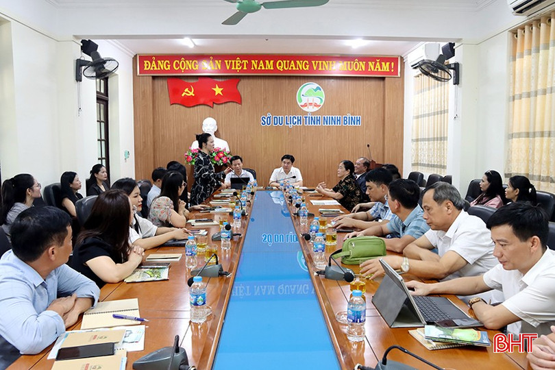 Đoàn công tác trao đổi kinh nghiệm với Sở Du lịch Ninh Bình, Hiệp hội Du lịch và các doanh nghiệp du lịch địa phương. bqbht_br_doan-lam-viec-trao-doi-kinh-nghiem-voi-so-du-lich-ninh-binh-hiep-hoi-du-lich-va-cac-doanh-nghiep-du-lich-dia-phuong-ve-cong-tac-quan-ly-nha-nuoc-phat-trien-san-pham-xuc-tien-quang-ba-ket-noi-tour-tuyen.jpg