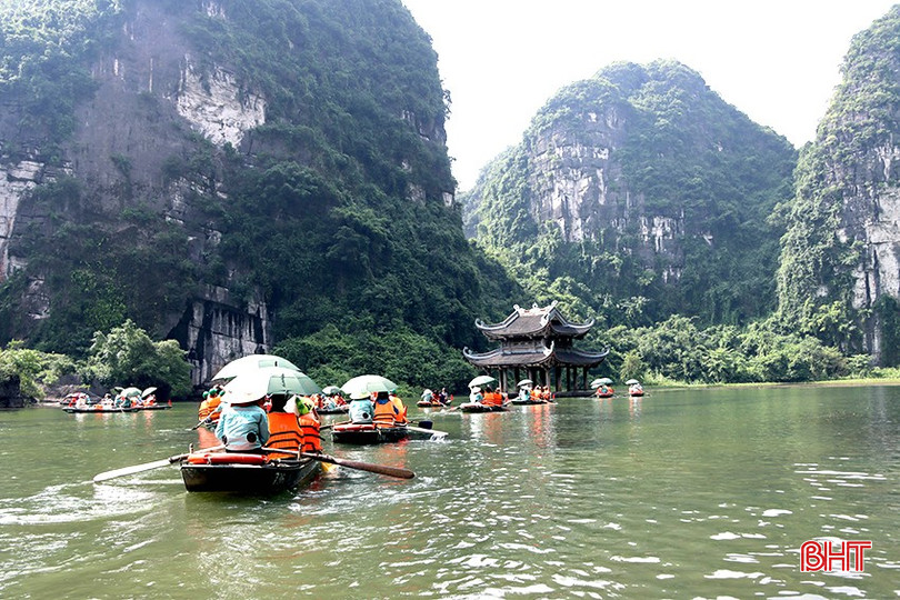 Đoàn khảo sát thực tế tại quần thể danh thắng Tràng An. bqbht_br_khao-sat-diem-den-quan-the-danh-thang-trang-an.jpg