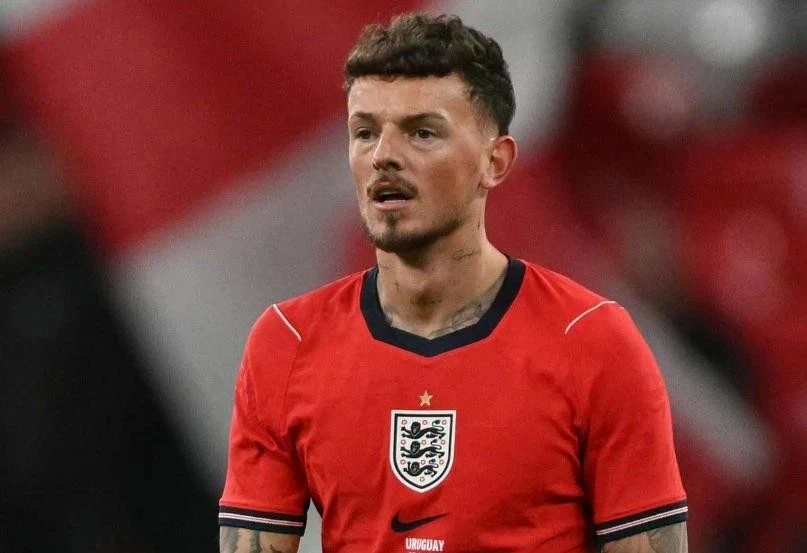 Ben White khiến "Tam sư" đứt mạch thắng.