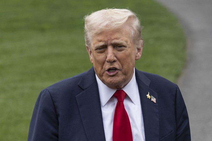 Tổng thống Mỹ Donald Trump trả lời báo chí tại Bãi cỏ Phía Nam, Nhà Trắng ngày 30/9. Ảnh: AFP Tổng thống Mỹ Donald Trump trả lời báo chí tại Bãi cỏ Phía Nam, Nhà Trắng ngày 30/9. Ảnh: AFP