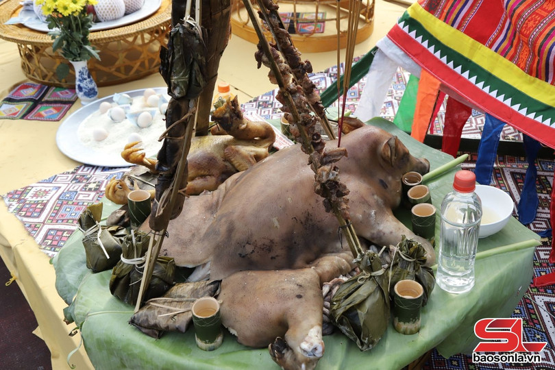 Vật phẩm để cúng cầu mưa.