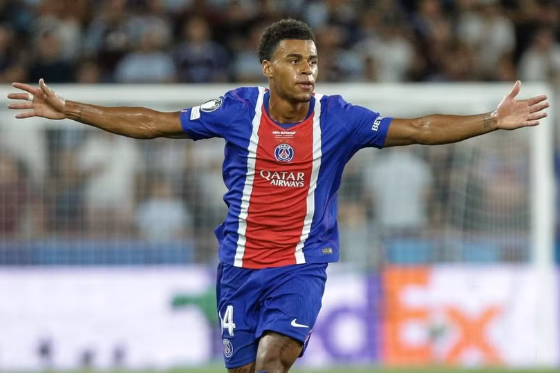 Désiré Doué mừng bàn thắng thứ hai cho PSG trong trận thắng Aston Villa 2-1 ở Siêu cup châu Âu tại Salzburg, Áo, ngày 12/8/2026. Ảnh: AP