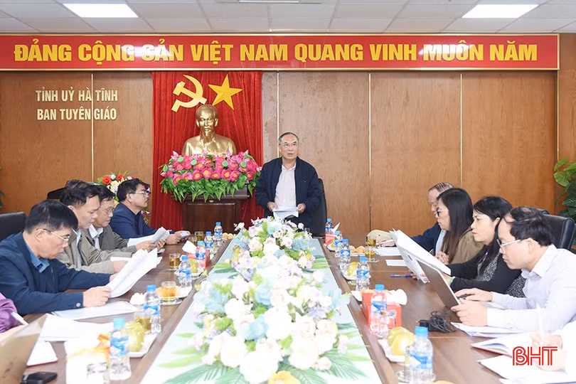 Ban Tổ chức Giải Báo chí viết về xây dựng Đảng họp bàn một số nội dung liên quan và chuẩn bị hồ sơ tham dự giải cấp Trung ương năm 2024.