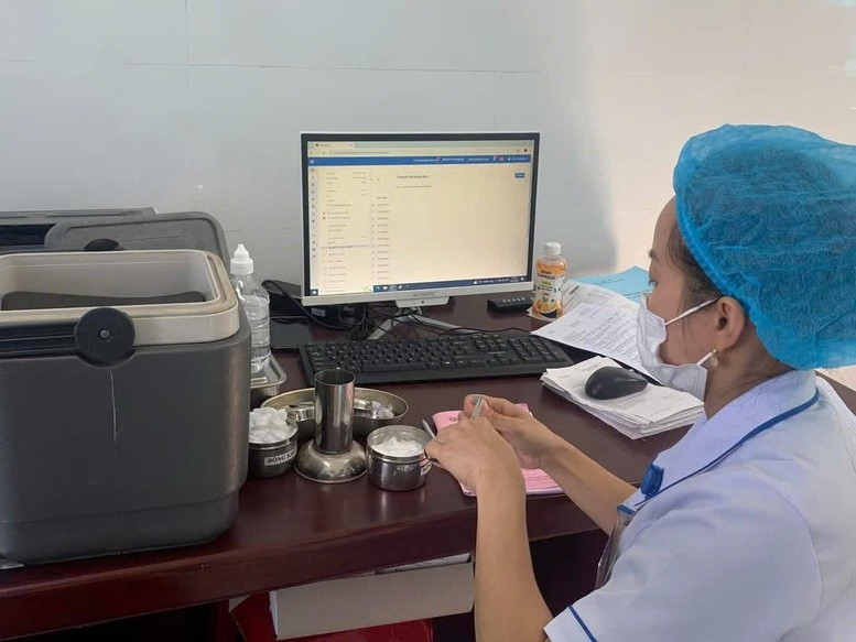 Chương trình tiêm chủng mở rộng đang cung cấp miễn phí 12 loại vaccine phòng 11 bệnh truyền nhiễm cho trẻ em và phụ nữ có thai - Ảnh: VGP/HM