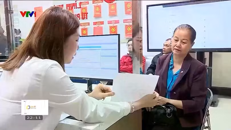 Vẫn còn tồn tại nhiều điểm nghẽn, như dữ liệu quản lý còn phân tán, thiếu đồng bộ, cập nhật không đầy đủ hoặc chưa kịp thời, và việc chia sẻ dữ liệu giữa các cơ quan vẫn còn hạn chế, ảnh hưởng đến hiệu quả phục vụ người dân